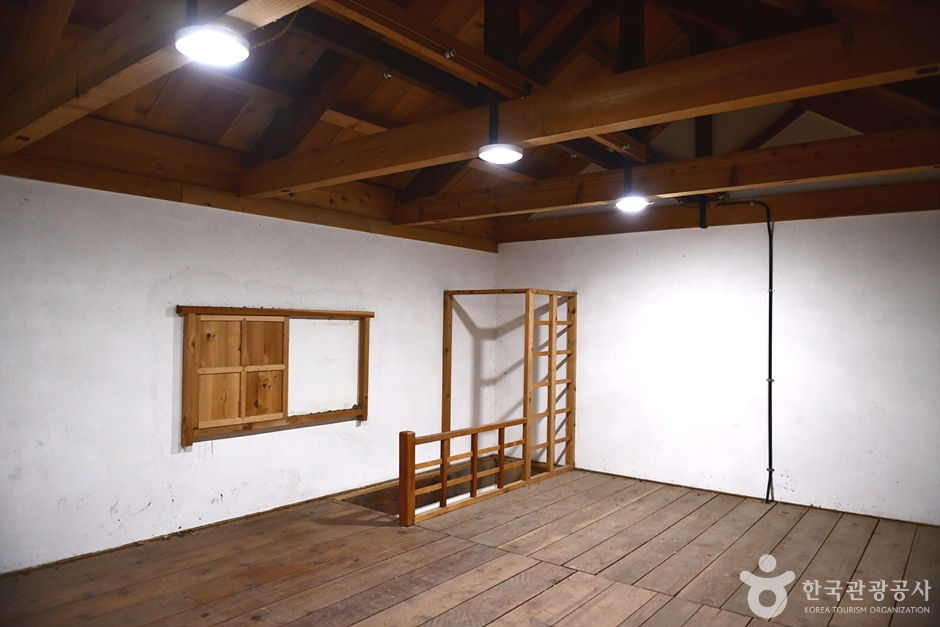 군산 개정면 구 일본인농장 창고 모습 5