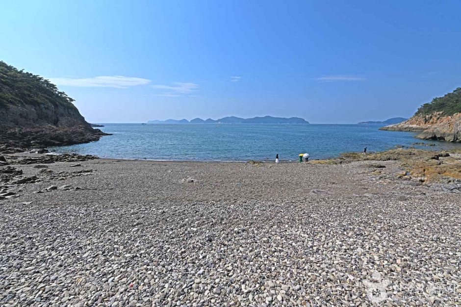 몽돌해수욕장 (몽돌해변) 모습