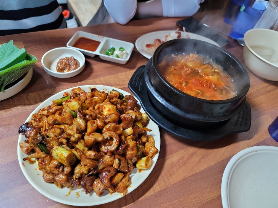 사진: 한국관광공사(공공누리 제3유형) 순돌이곱창 매장·음식 2