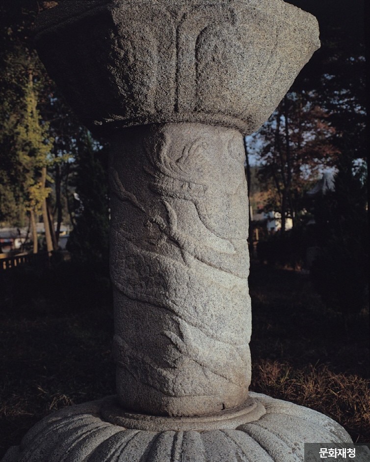 군산 발산리 석등 모습