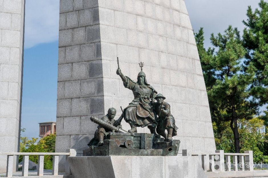 사진: 한국관광공사(공공누리 제1유형) 진포대첩 기념탑 모습 3