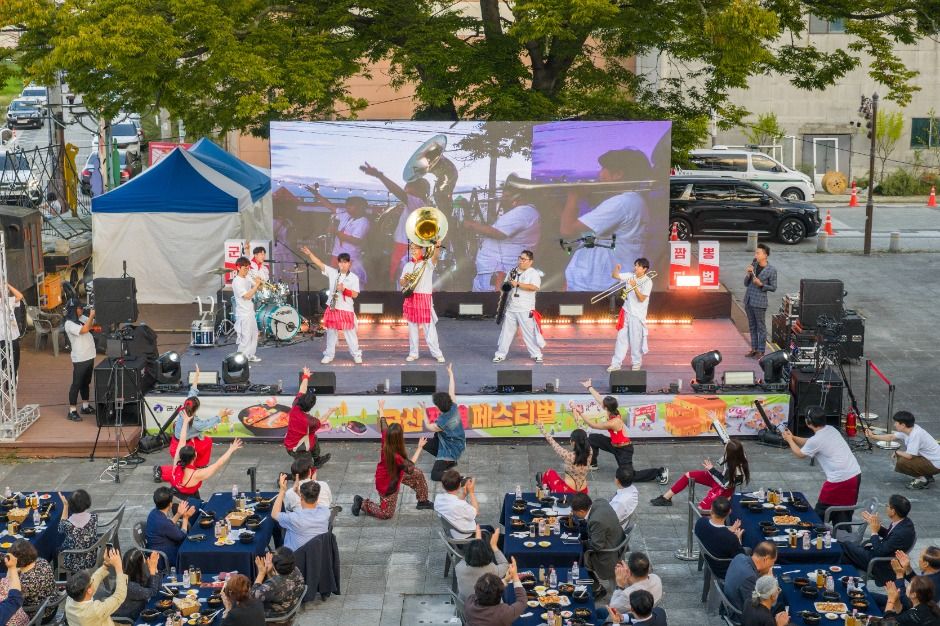 사진: 한국관광공사(공공누리 제3유형) 군산짬뽕페스티벌 모습 2