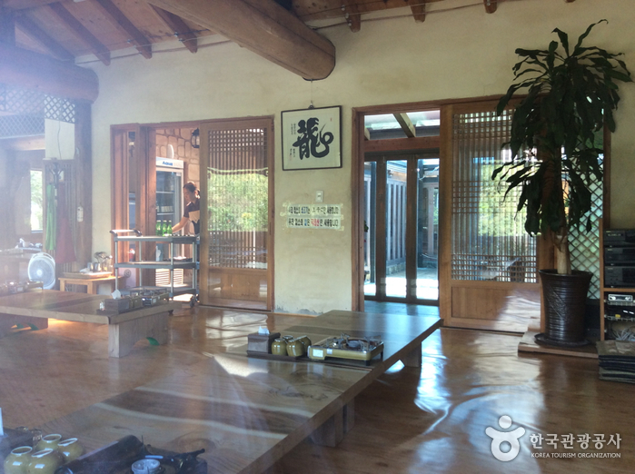 사진: 한국관광공사(공공누리 제3유형) 모산방 매장·음식 4