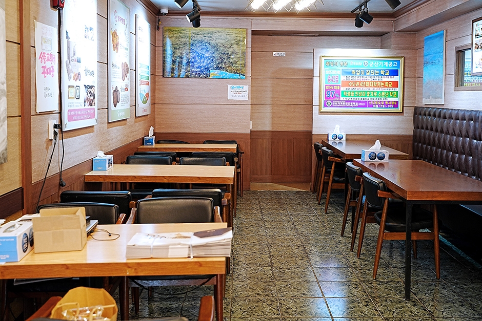 사진: 한국관광공사(공공누리 제3유형) 영국빵집 내부 3